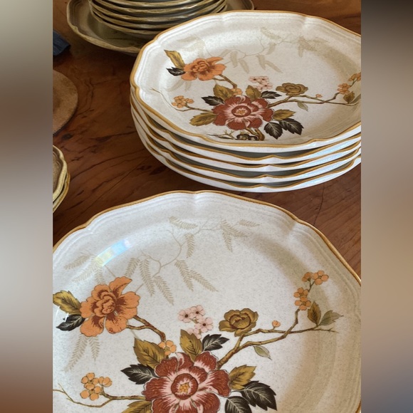 Vintage Mikasa Dinner Plates (set of 6) - Picture 3 of 3